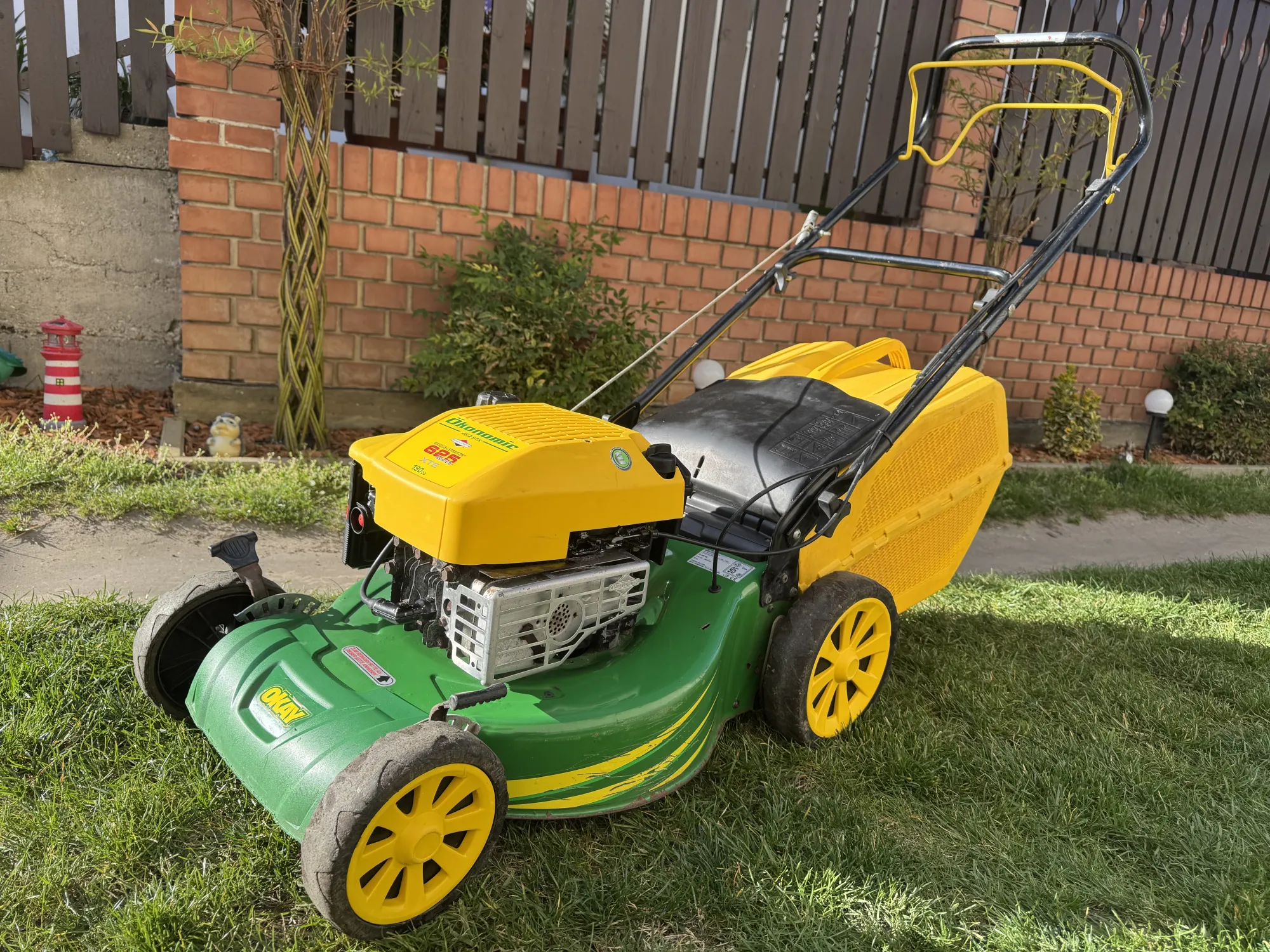 Briggs önjárós,benzines fűnyíró - Racsni