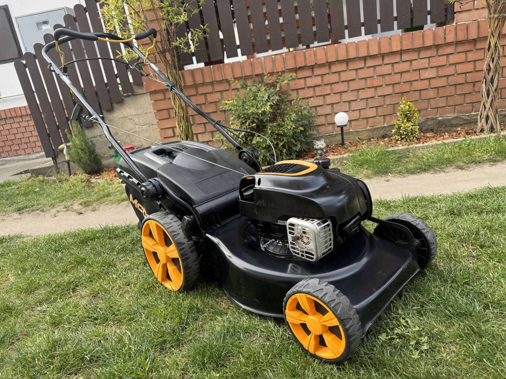 McCulloch önjárós,benzines fűnyíró - Racsni